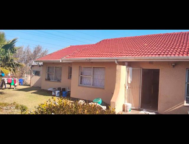 5 BEDROOM HOUSE FOR SALE IN BIRCHLEIGH
